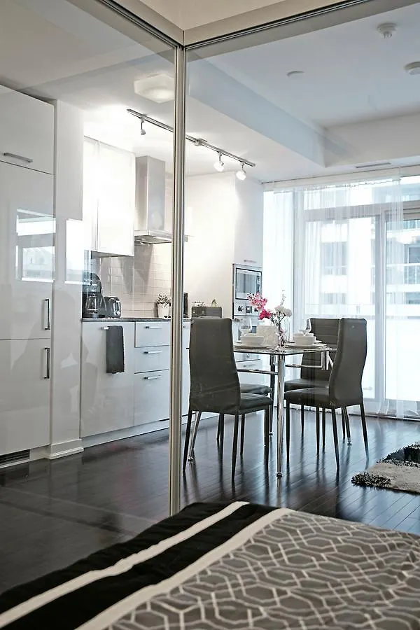 Royal Stays Condominiums - Upscale Downtown Suites Toronto