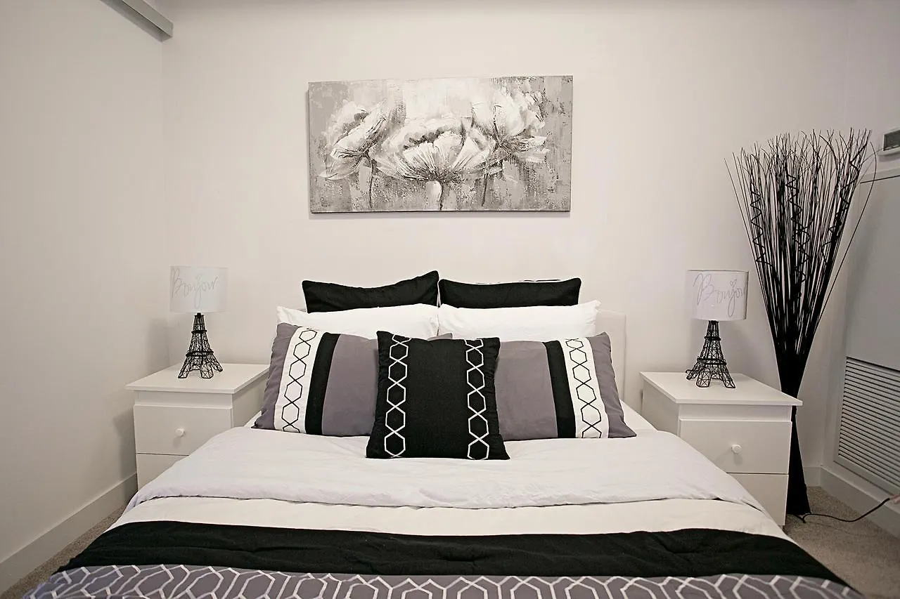 Royal Stays Condominiums - Upscale Downtown Suites Toronto 0*,  Canada